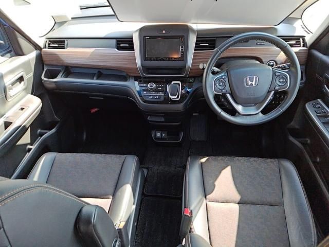 HONDA FREED HYBRID 2022