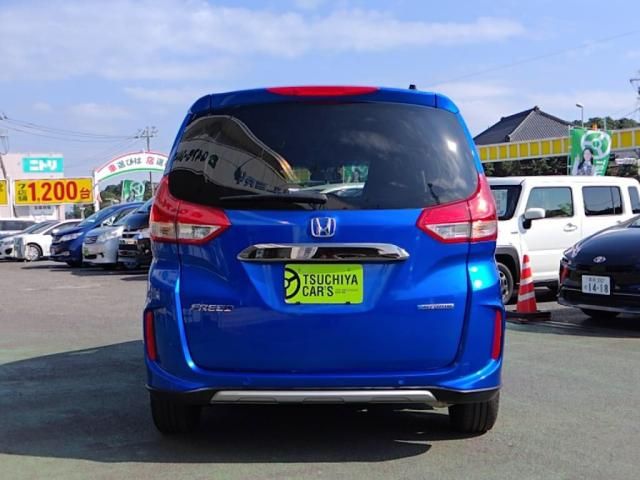 HONDA FREED HYBRID 2022