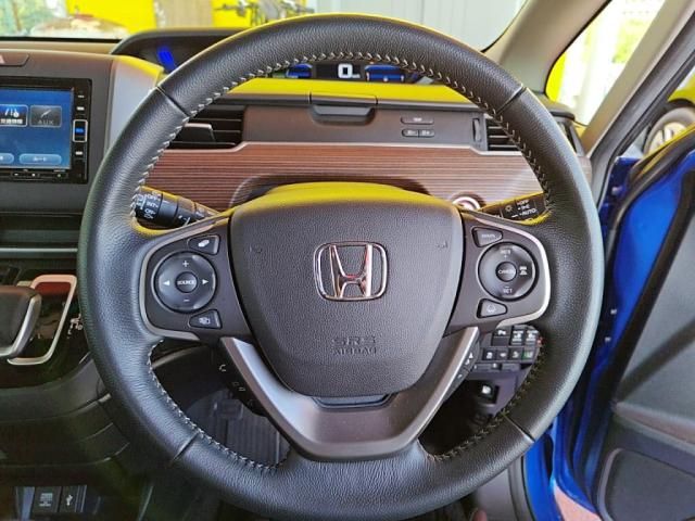 HONDA FREED HYBRID 2022