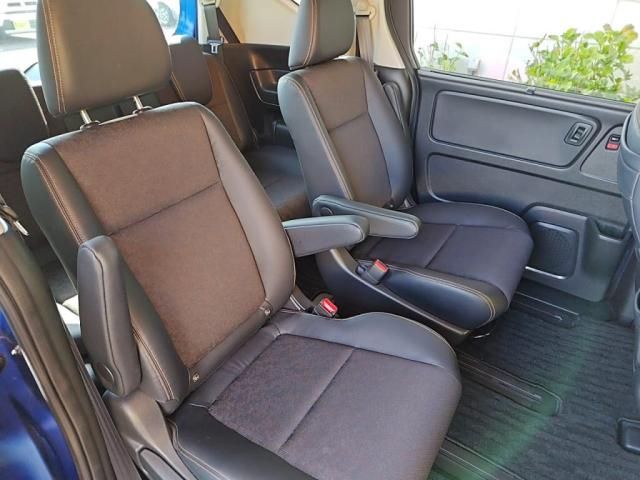 HONDA FREED HYBRID 2022