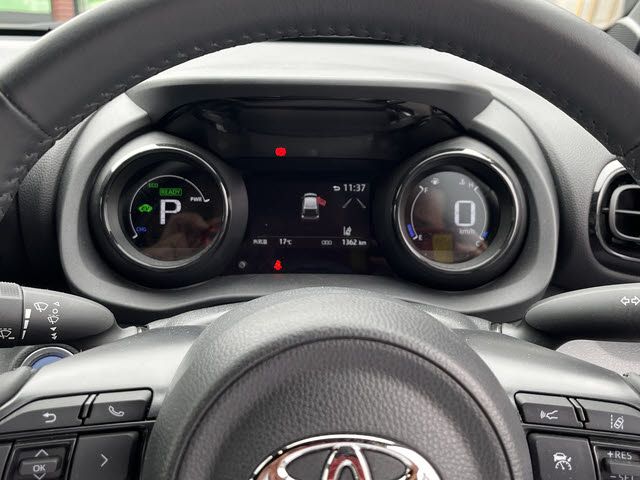 TOYOTA YARIS HYBRID 2023