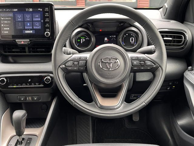 TOYOTA YARIS HYBRID 2023