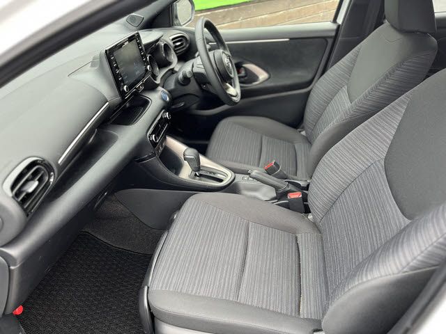 TOYOTA YARIS HYBRID 2023