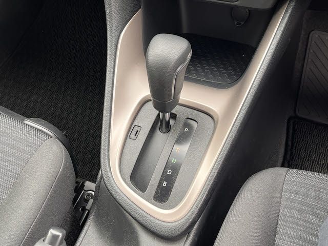 TOYOTA YARIS HYBRID 2023