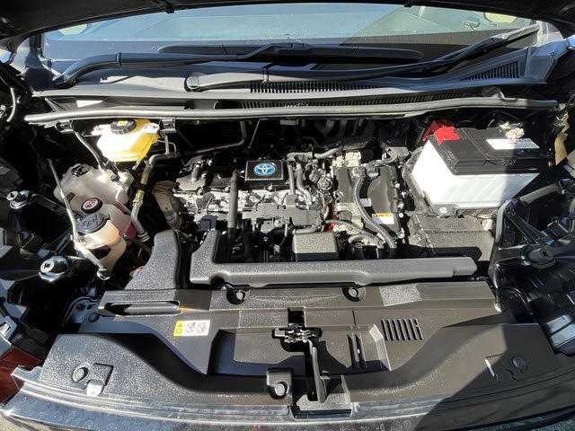 TOYOTA VOXY HYBRID 2022