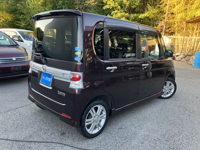 DAIHATSU TANTO CUSTOM 2010