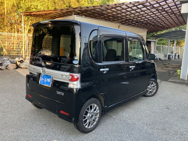 DAIHATSU TANTO CUSTOM 2011