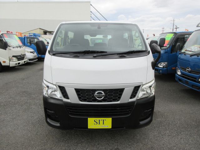 NISSAN NV350 CARAVAN 1.2t 2015