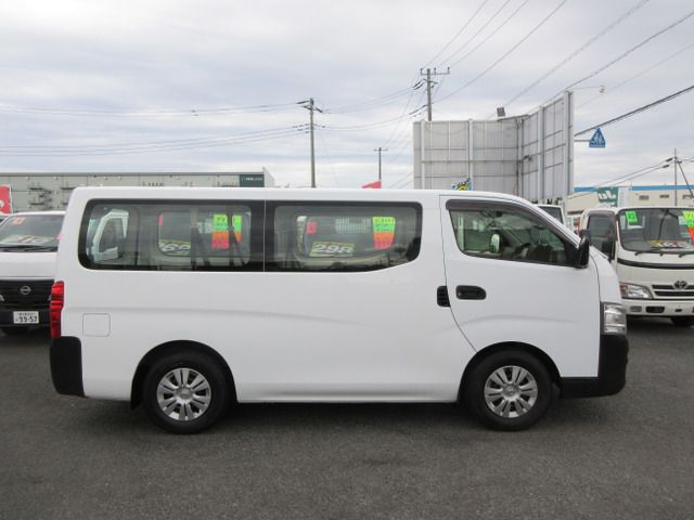 NISSAN NV350 CARAVAN 1.2t 2015