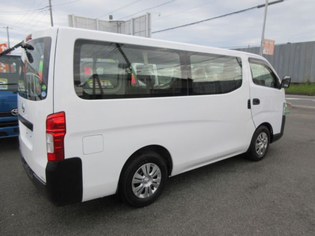NISSAN NV350 CARAVAN 1.2t 2015