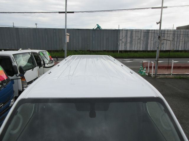 NISSAN NV350 CARAVAN 1.2t 2015