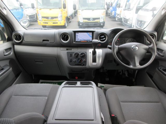 NISSAN NV350 CARAVAN 1.2t 2015