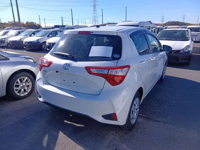 TOYOTA VITZ 2018