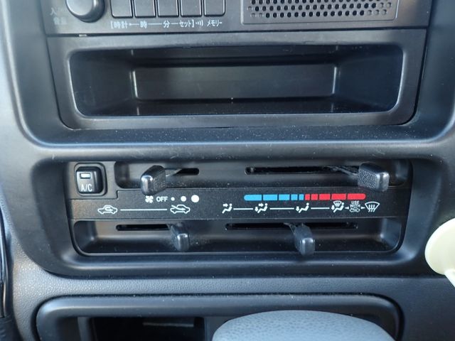 DAIHATSU HIJET CARGO 4WD 2015