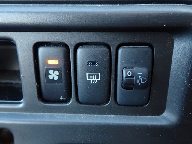 DAIHATSU HIJET CARGO 4WD 2015