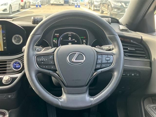TOYOTA LEXUS LS500h 2022