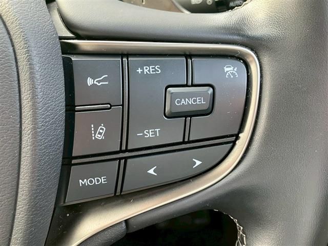 TOYOTA LEXUS LS500h 2022