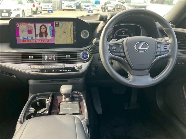 TOYOTA LEXUS LS500h 2022