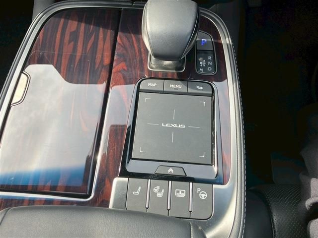 TOYOTA LEXUS LS500h 2022