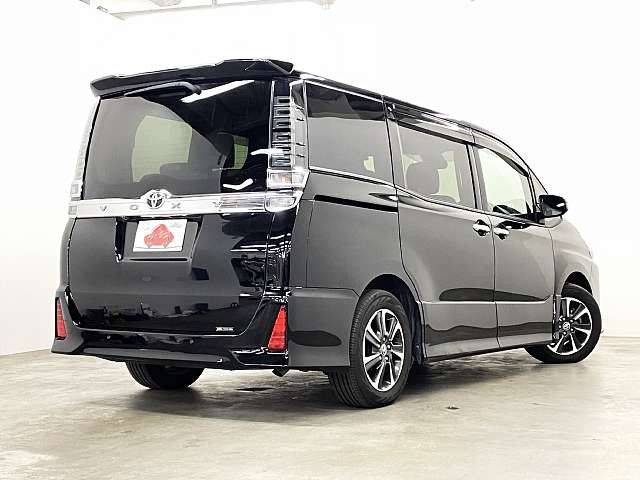 TOYOTA VOXY 2020