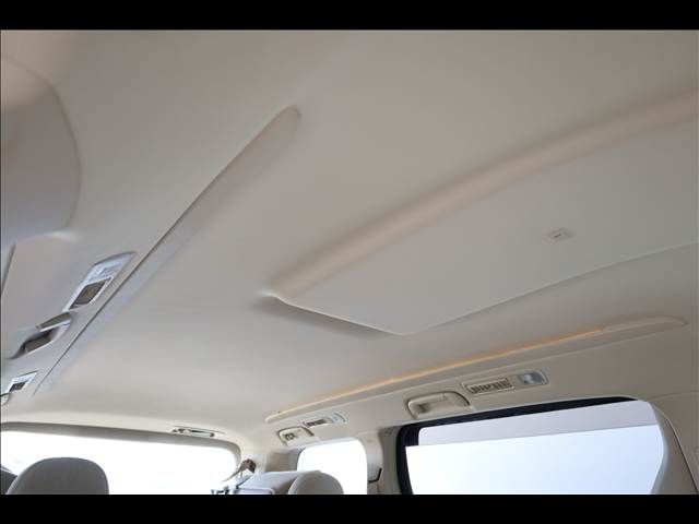 TOYOTA VELLFIRE 2012