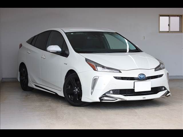 TOYOTA PRIUS 2019