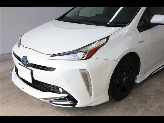 TOYOTA PRIUS 2019