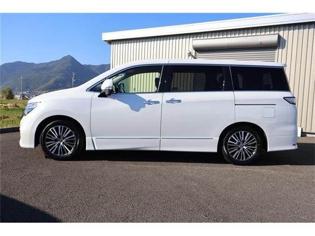 NISSAN ELGRAND  4WD 2023