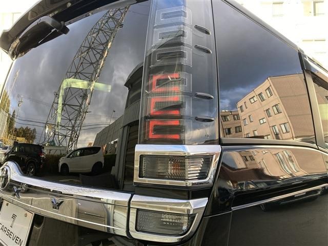 TOYOTA VOXY 4WD 2020