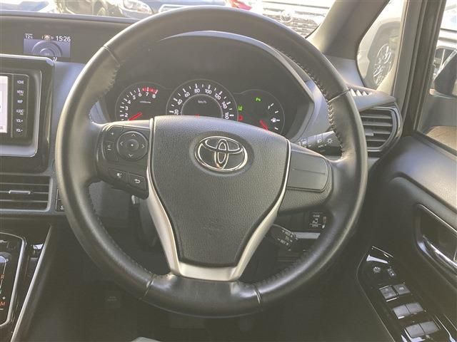 TOYOTA VOXY 4WD 2020