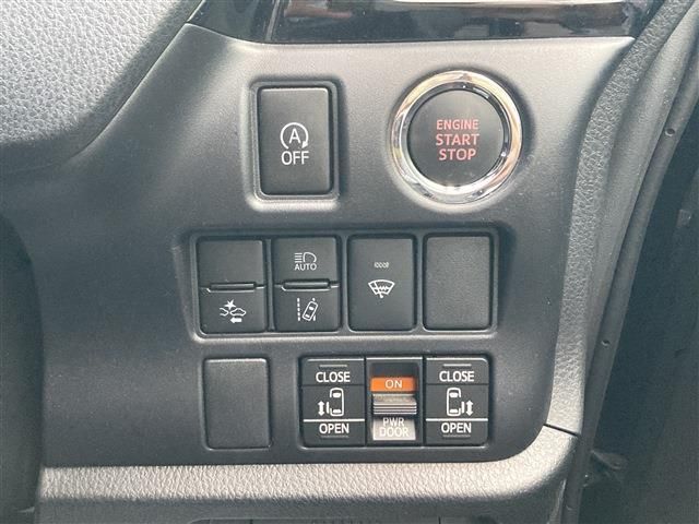 TOYOTA VOXY 4WD 2020