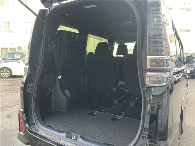 TOYOTA VOXY 4WD 2020