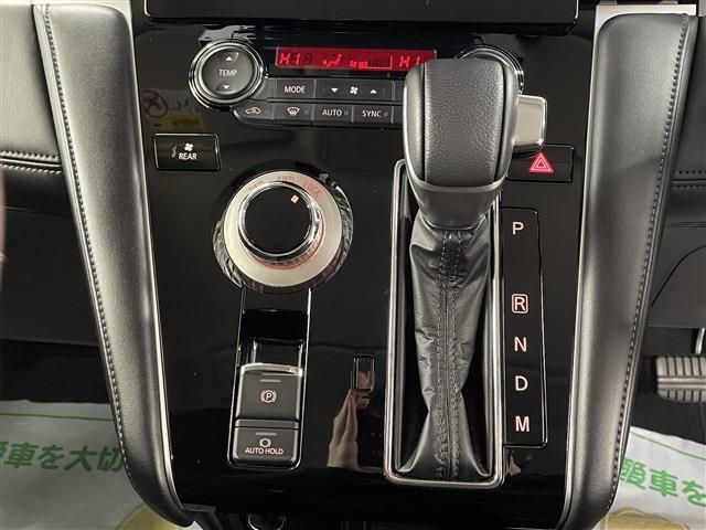 MITSUBISHI DELICA D:5 4WD 2023