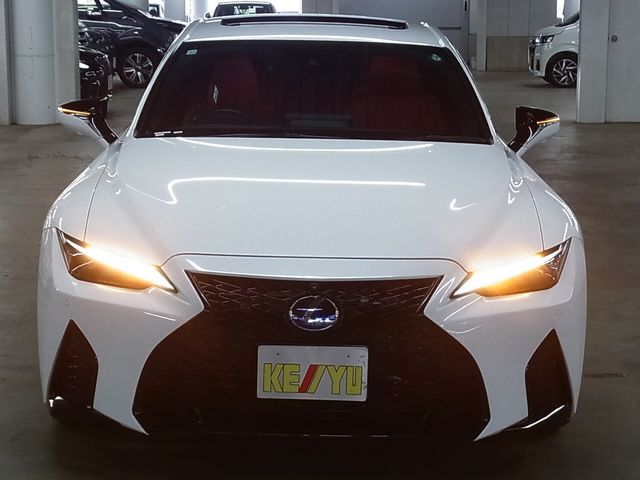 TOYOTA LEXUS IS300h 2020