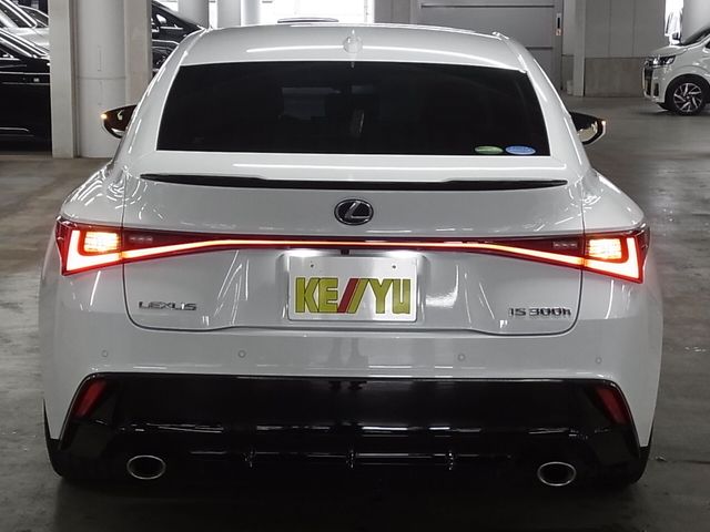 TOYOTA LEXUS IS300h 2020