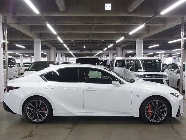 TOYOTA LEXUS IS300h 2020