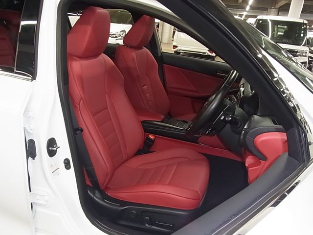 TOYOTA LEXUS IS300h 2020