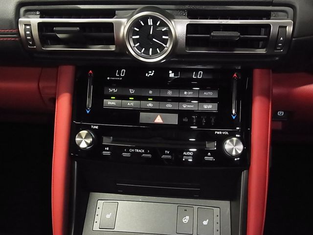 TOYOTA LEXUS IS300h 2020