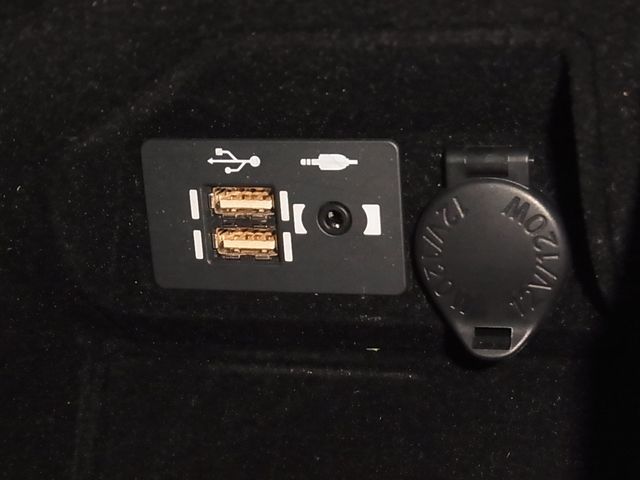 TOYOTA LEXUS IS300h 2020