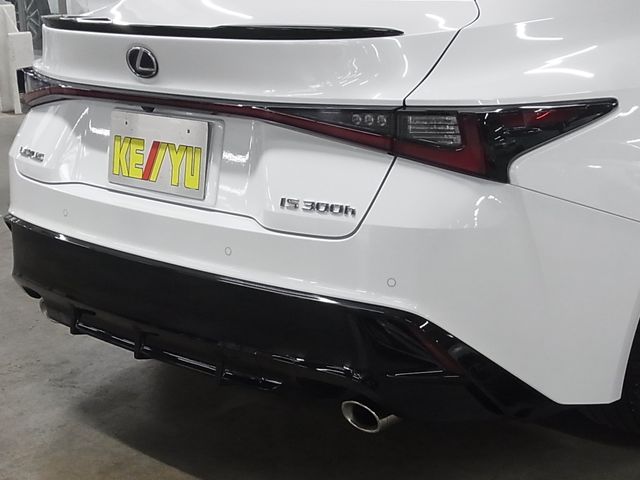 TOYOTA LEXUS IS300h 2020