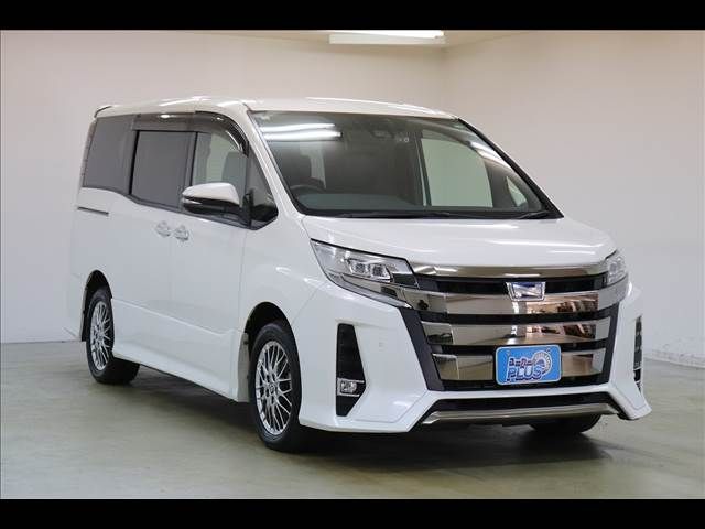 TOYOTA NOAH 2020