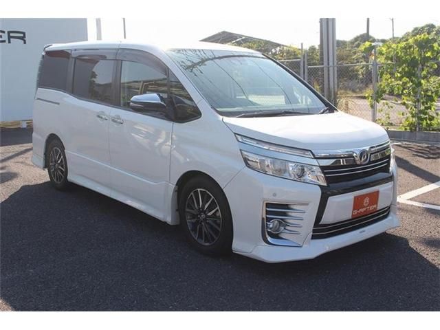 TOYOTA VOXY 2016