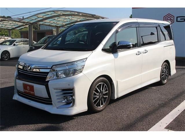 TOYOTA VOXY 2016