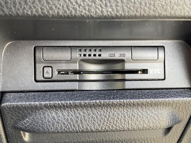 TOYOTA NOAH 4WD 2014