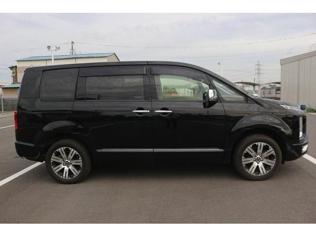 MITSUBISHI DELICA D:5 4WD 2023