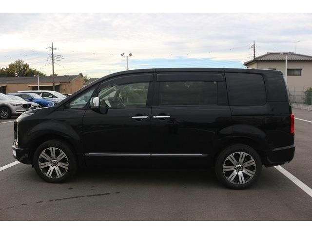 MITSUBISHI DELICA D:5 4WD 2023
