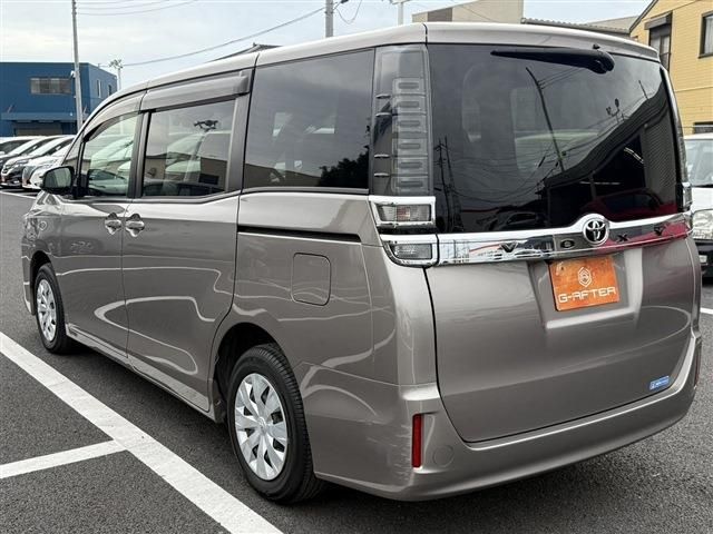 TOYOTA VOXY 2020