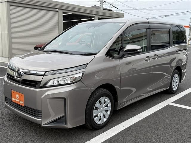 TOYOTA VOXY 2020