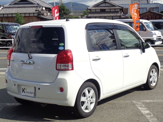 TOYOTA PORTE 2015