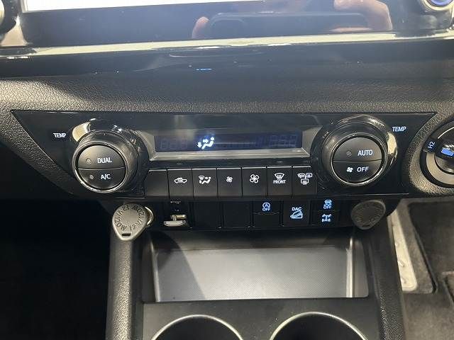 TOYOTA HILUX 4WD 2022